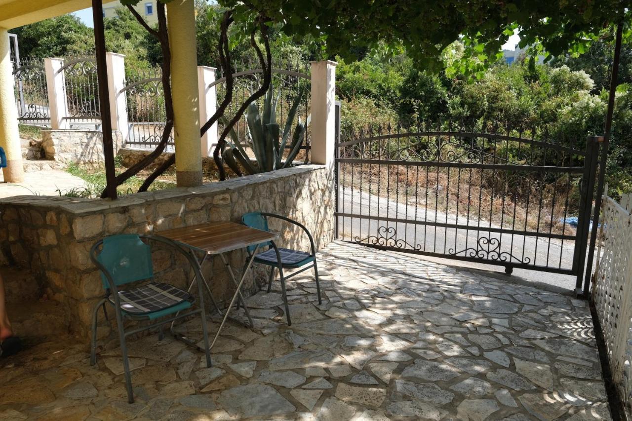Apartments Jasmina Утеха Екстериор снимка