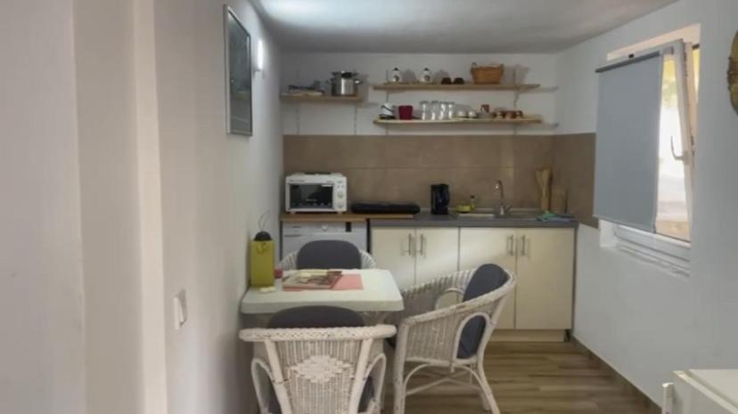 Apartments Jasmina Утеха Екстериор снимка